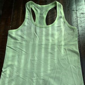 Lululemon Swiftly Speed Racerback Size 6